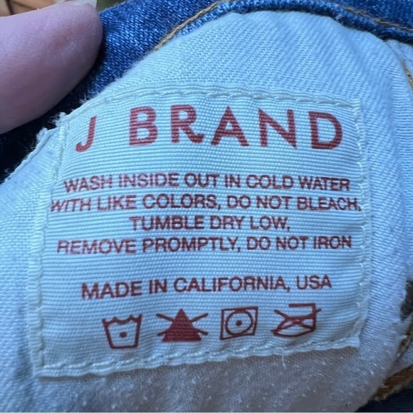 J BRAND LOVESTORY JEANS. Medium Wash W/factory distressing. Size 16. Bellbottoms - Picture 5 of 8
